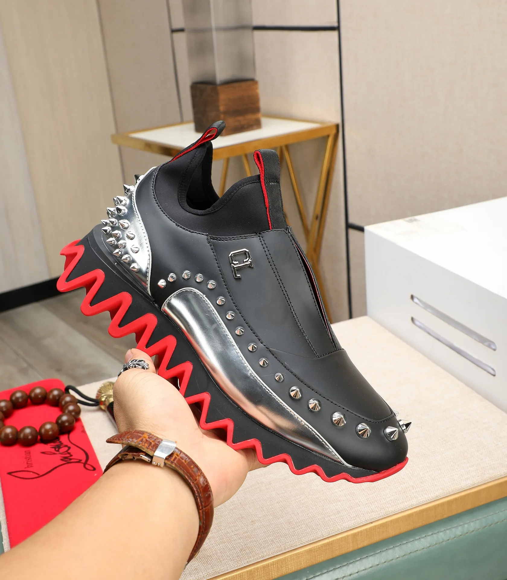 Men's shoes 💰720 (high-end goods) Christian Louboutin (CL red sole shoes) counter series, casual sneakers for couples 📢 📢 📢 Exclusive hot style release 🎈🎈💪 Movable latex feet 👻 Finished outsole line [Proud] 😝Male 38#-46, global supply 😝 [Top version]: Original imported genuine leather upper, top original leather lining, original molded TPU outsole, original 1:1 detail processing, original shoe last,